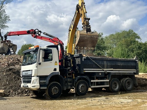 Muck away noleggio - away, autocarro